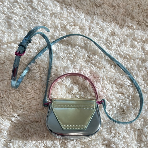 Diesel 1DR XS Crossbody Bag — Iconic Logo Mini Bag, Hard-to-Find - Picture 11 of 13